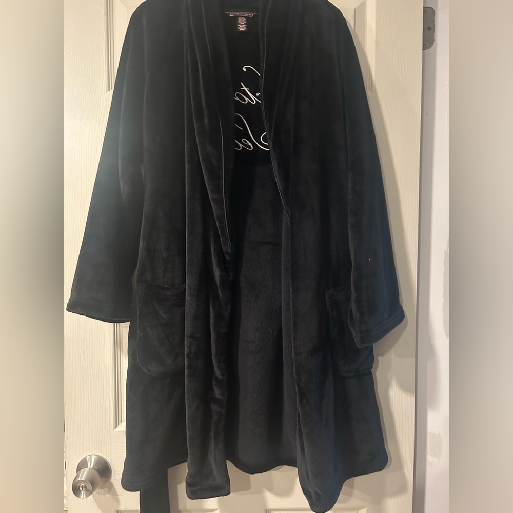 Victoria Secret Soft Robe - Picture 2 of 2